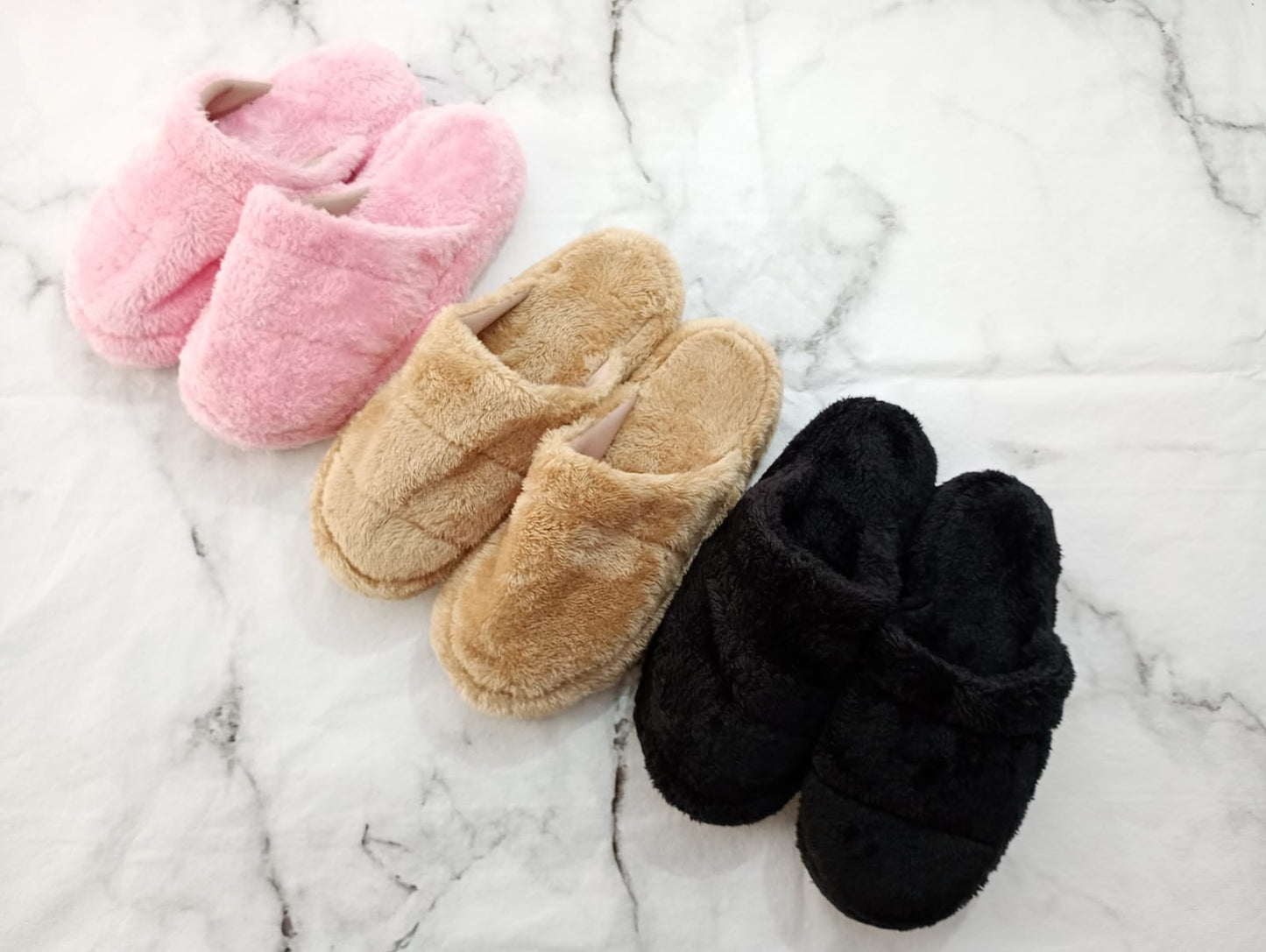 CONJUNTO DE PELUCHE + PANTUFLAS DE PELUCHE DE REGALO! (OFERTA 2X1 EXCLUSIVA)